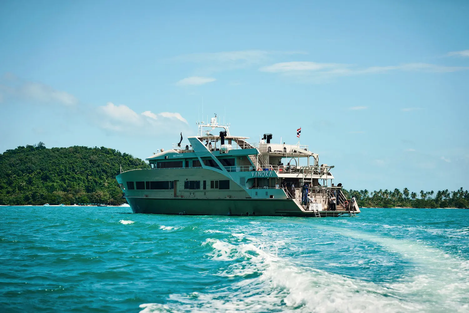 LIVI private-island retreat 2025, boat day